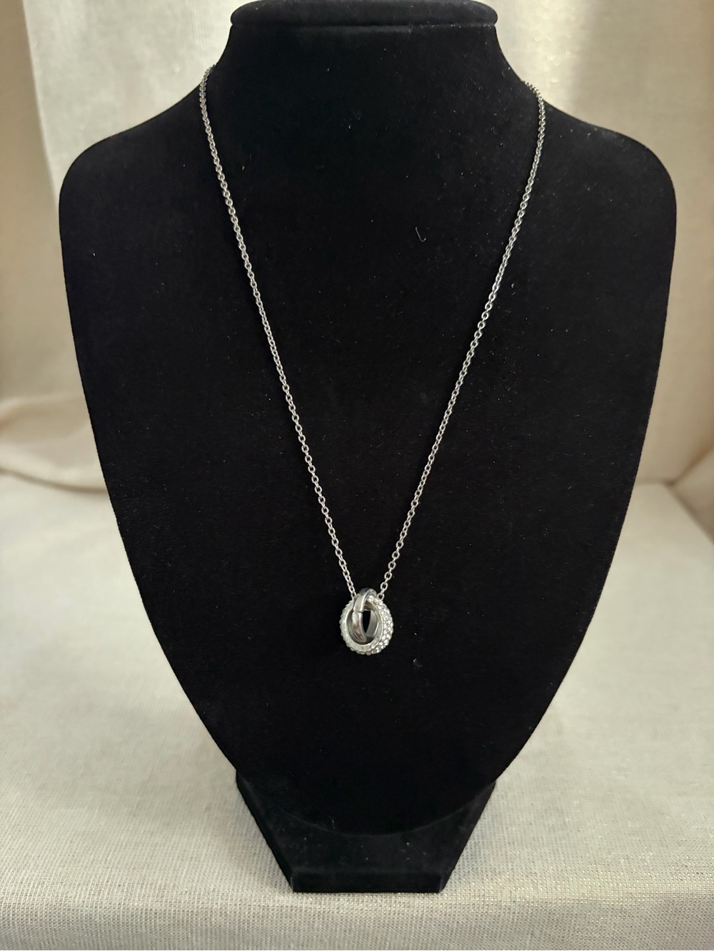 Charming Charlie Interlocking Circle Pendant Necklace - Silver